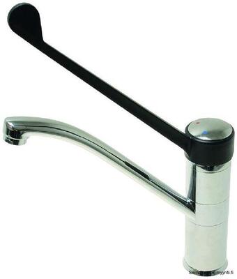 Hana pitkällä säätövivulla esim. siivouskomero altaalle