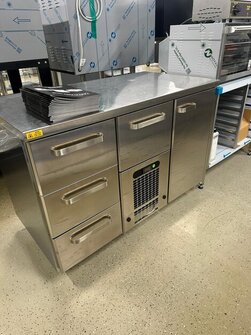 Kylmävetolaatikosto Restmec VLE-1214 (messukappale) 