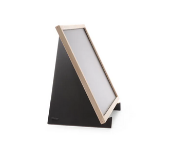 Liitutaulu jalustalla 