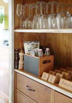 Menu ja ruokailuvälinelaatikko