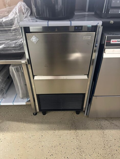 Jääpalakone poistopumpulla Redfox IMK 4020 ADP (näyttelykappale)