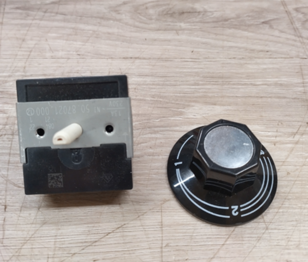 Tehonsäädin lämpökanteen Restmec KLE-LT kylmäkön työpöydässä / hampurilaisten kasauspöydässä